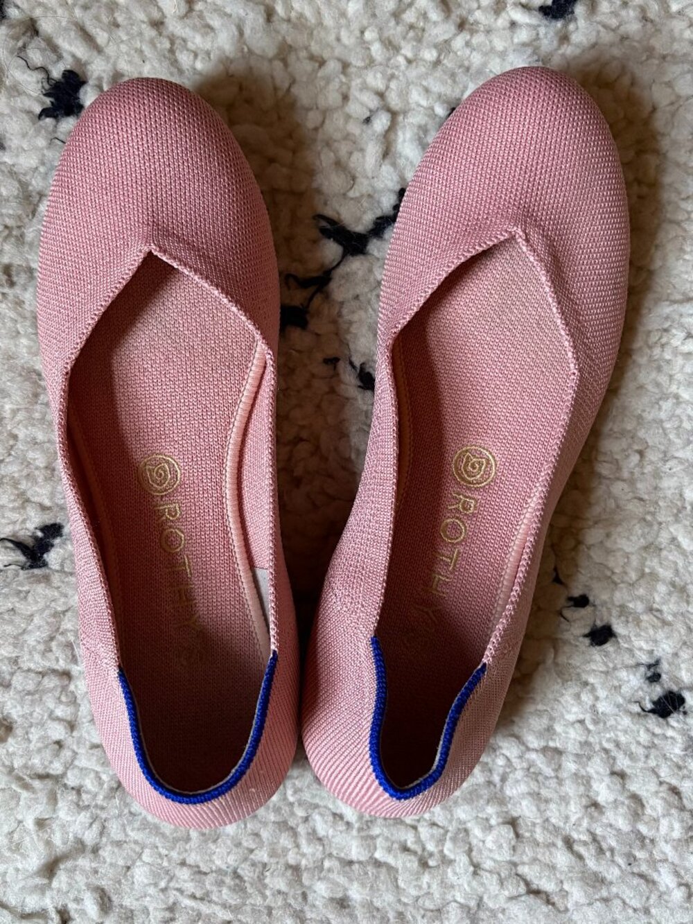 Rothys Coral Pink round toe women's washable ballet flats size 9 retired color